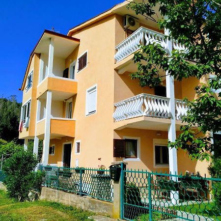 Dom Za Odmor J&S Apartment Sutomore Ngoại thất bức ảnh