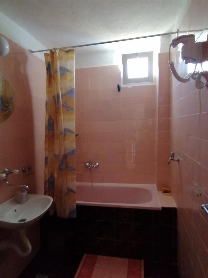 Dom Za Odmor J&S Apartment Sutomore Ngoại thất bức ảnh