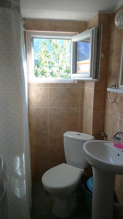 Dom Za Odmor J&S Apartment Sutomore Ngoại thất bức ảnh