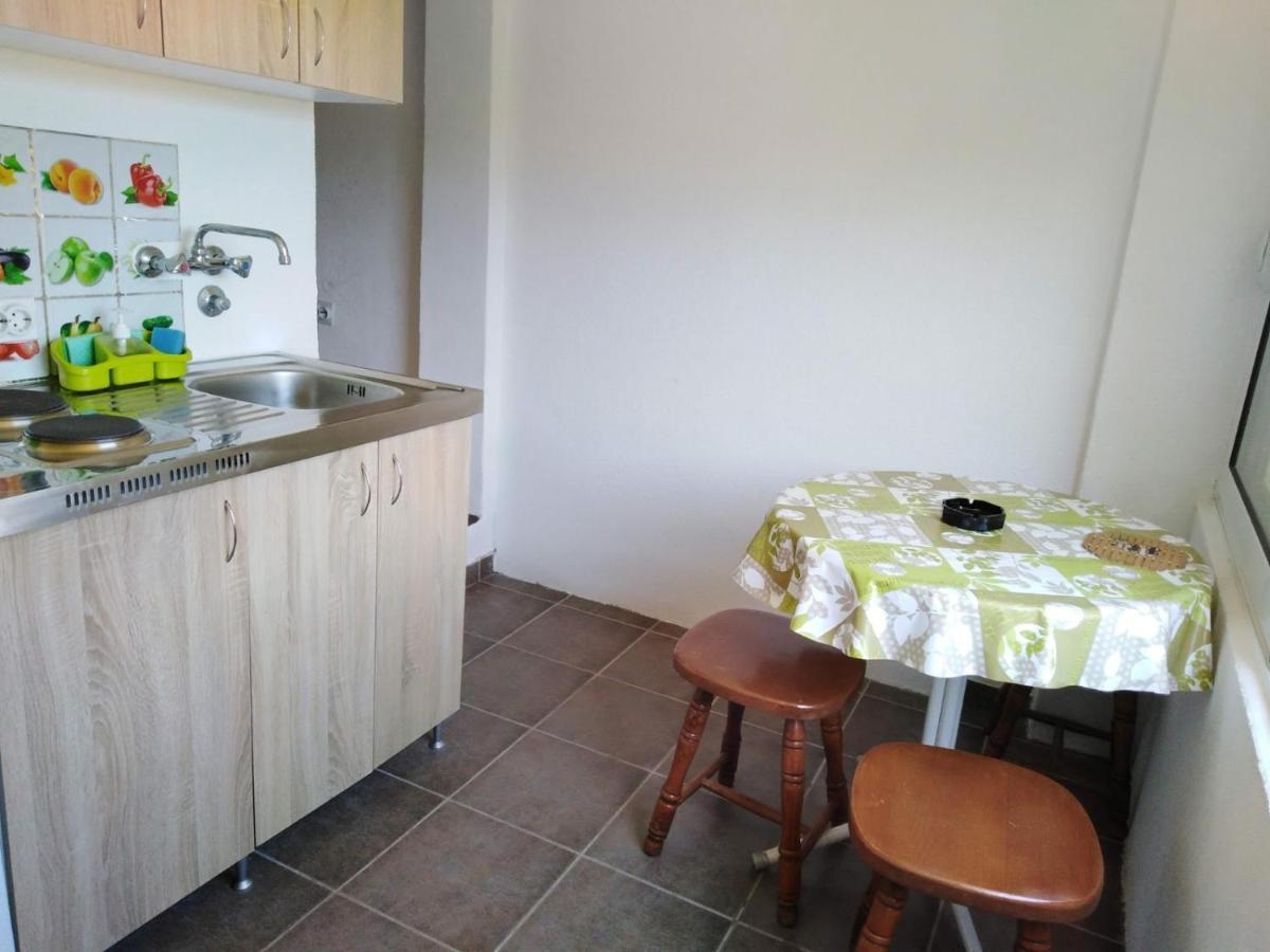 Dom Za Odmor J&S Apartment Sutomore Ngoại thất bức ảnh